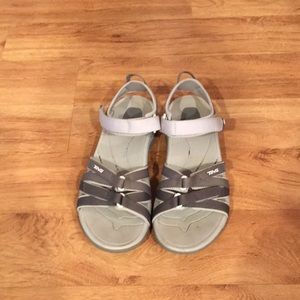 Gently used Teva women’s sandals